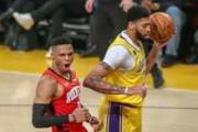 南宫娱乐-NBA季后赛次轮：激烈角逐，心跳加速，谁能笑到最后？